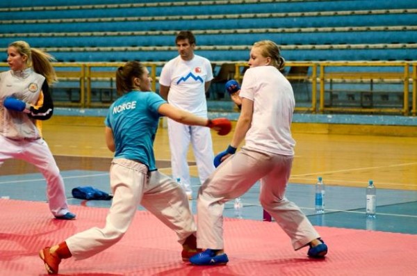 Bettina i trening under International Female Training Camp i Kroatia. Foto: www.bettina-karate.com 