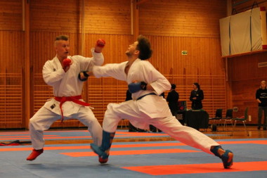 Lørdag er det duket for action og karatefest på Bygdøhus - thumbnail