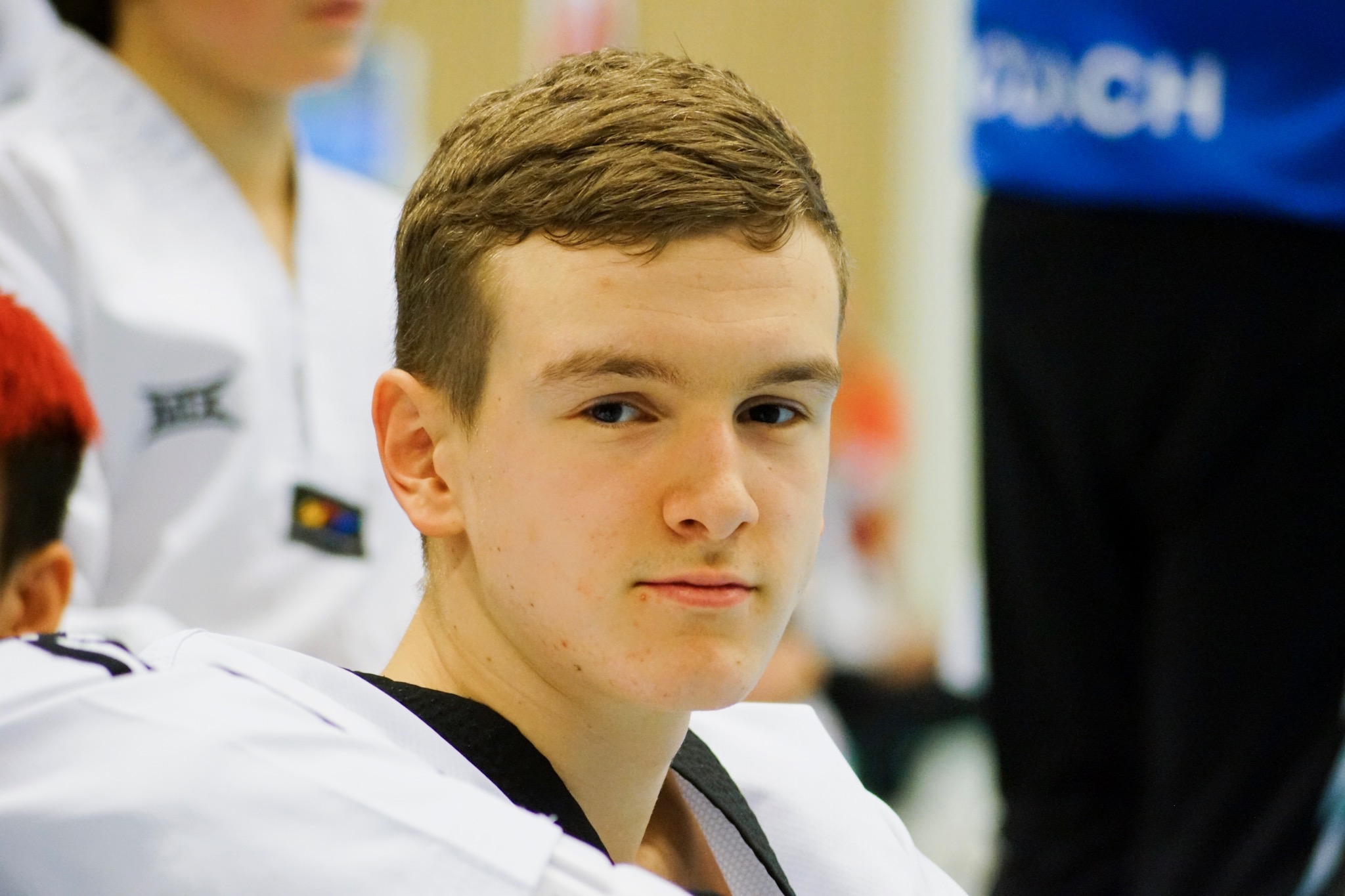 Milos ute av ungdoms-OL