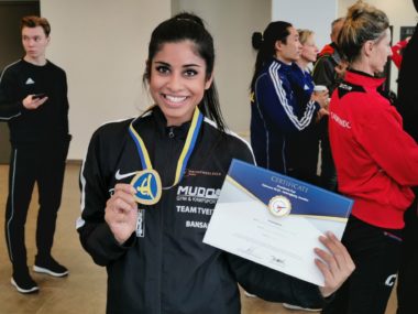 Norsk verdensener: Nina Bansal (35) topper verdensrankingen i taekwondo mønster - thumbnail