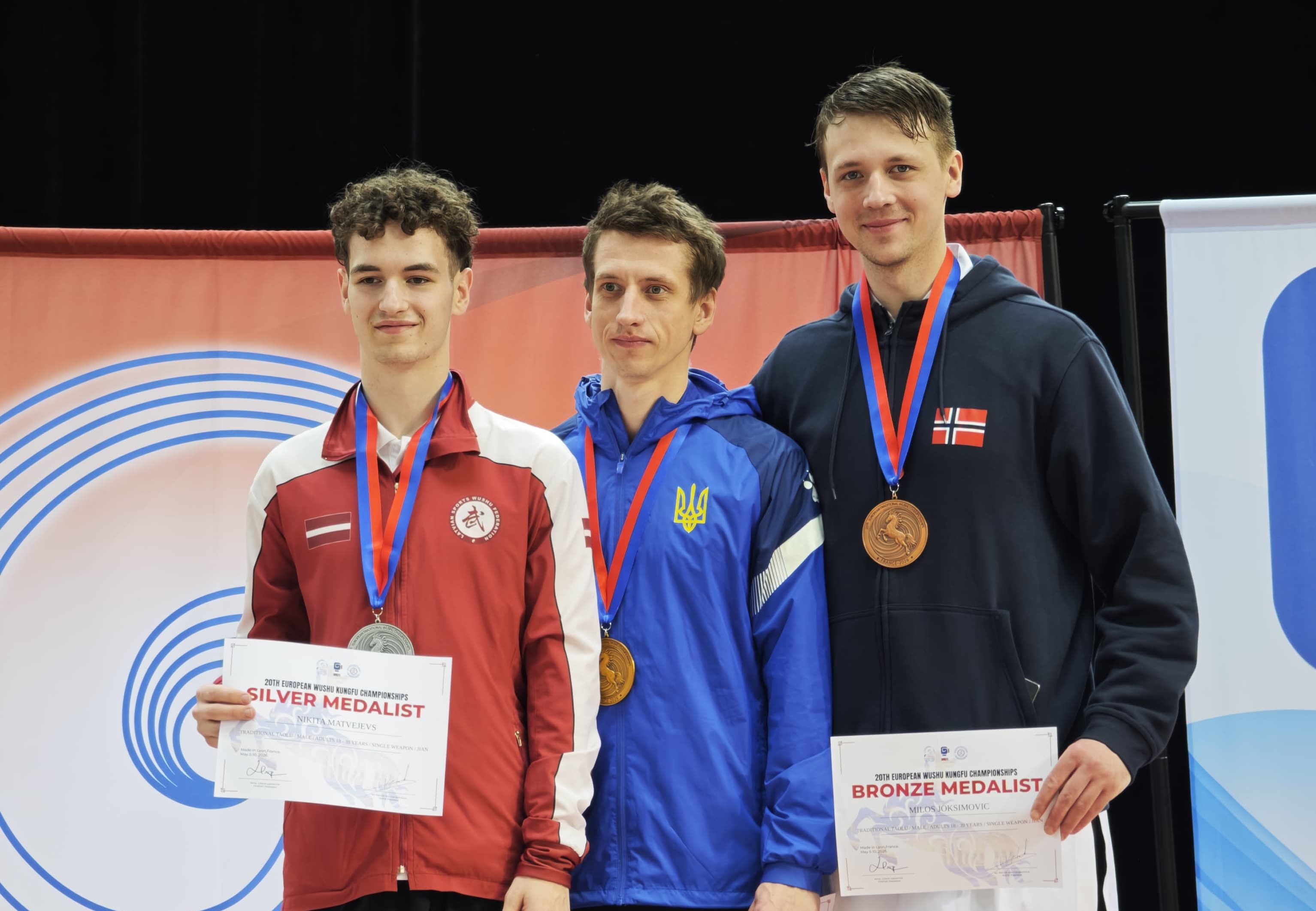 2x EM-BRONSE I WUSHU!